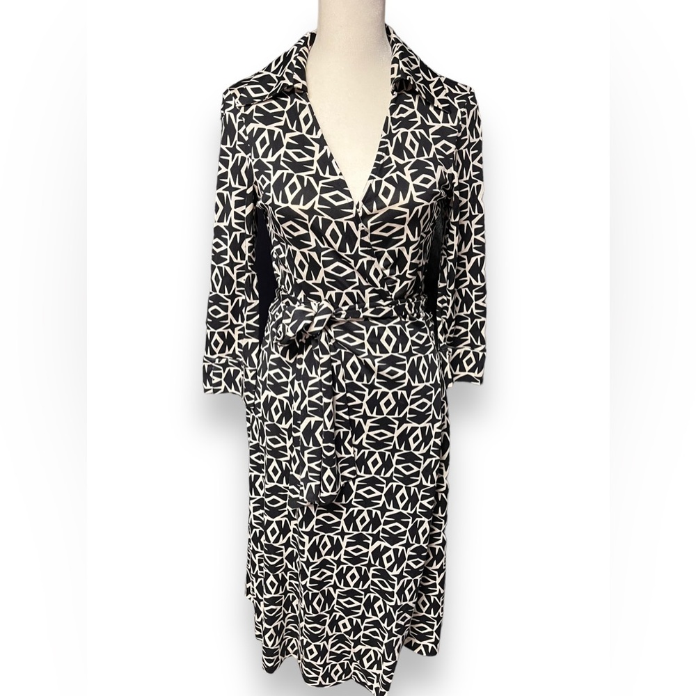 Diane Von Furstenberg Vintage Silk Wrap Dress Size 6 Black White Print Midi
